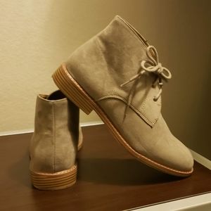 Size 9 Chukka Boots Old Navy